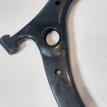 بازوئي مثلثي جلو با بوش ها وسيبك زير كمك -چپ تارا شرکتی اصل ایساکو
